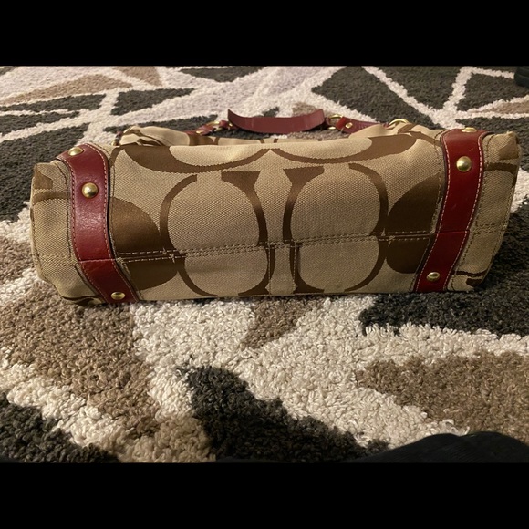 Coach purse - Picture 4 of 7